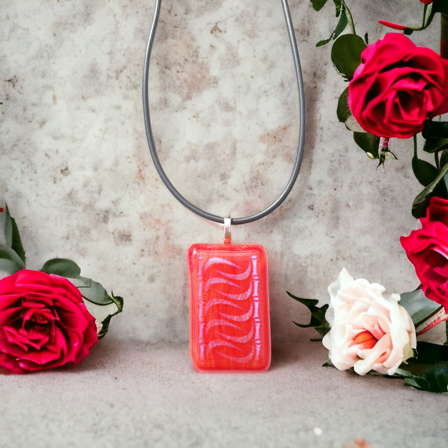 Red wave glass necklace